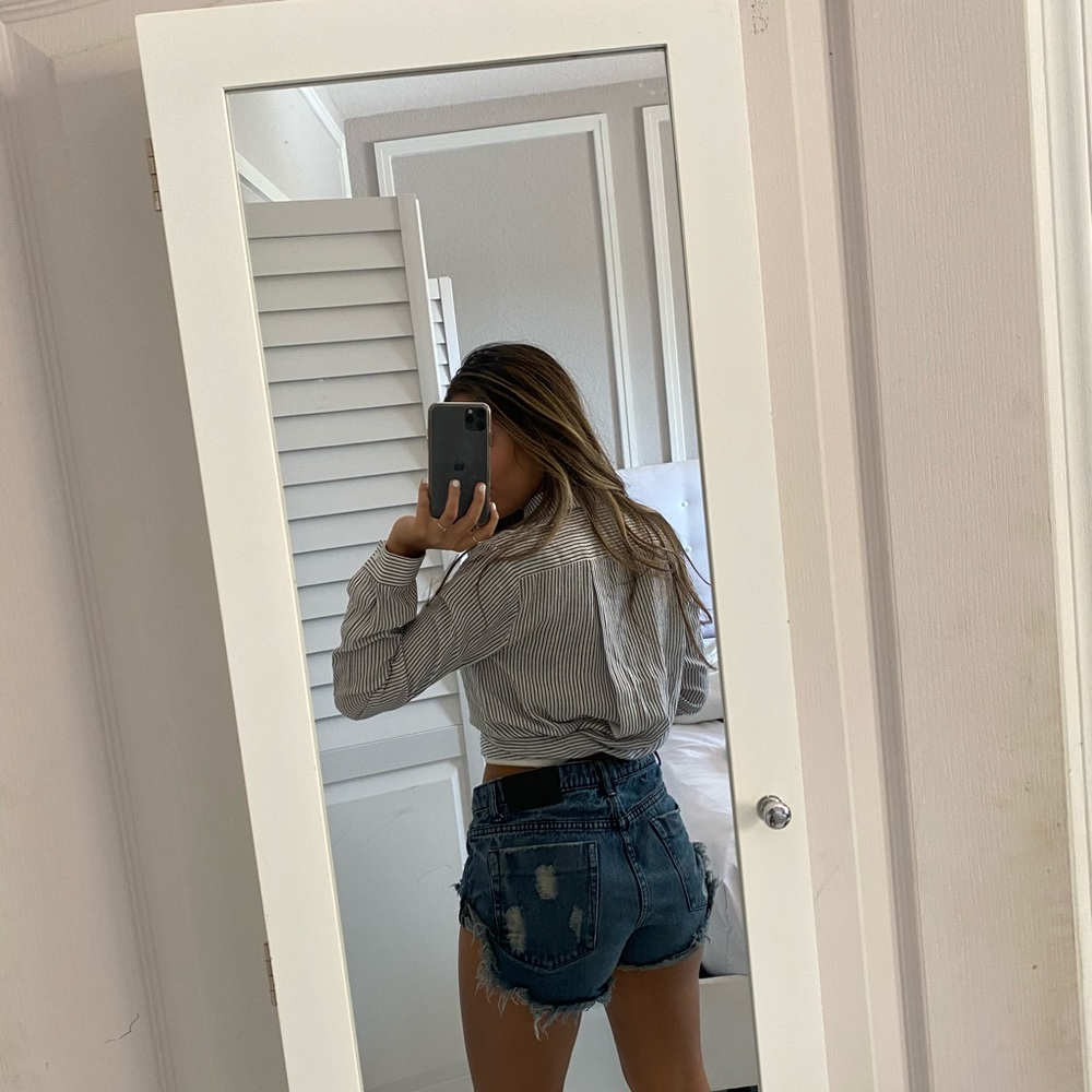 Top - Picture 3 of 5